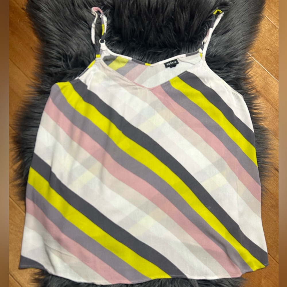 Torrid Sophie Crinkle Gauze Swing Cami Tank Top Size 1X - Picture 3 of 6
